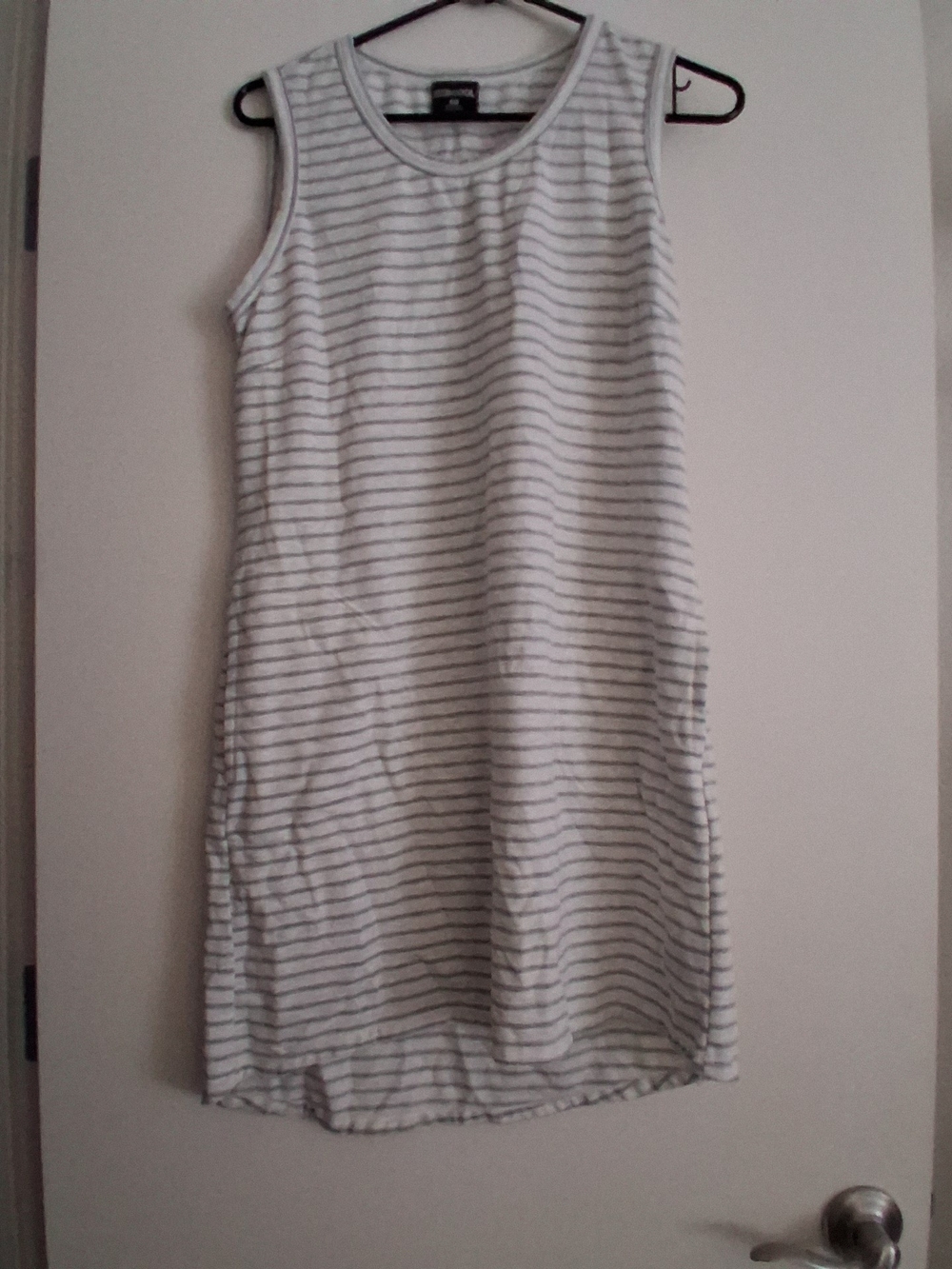 Casual Sleeveless Striped Midi Dress - White/Grey